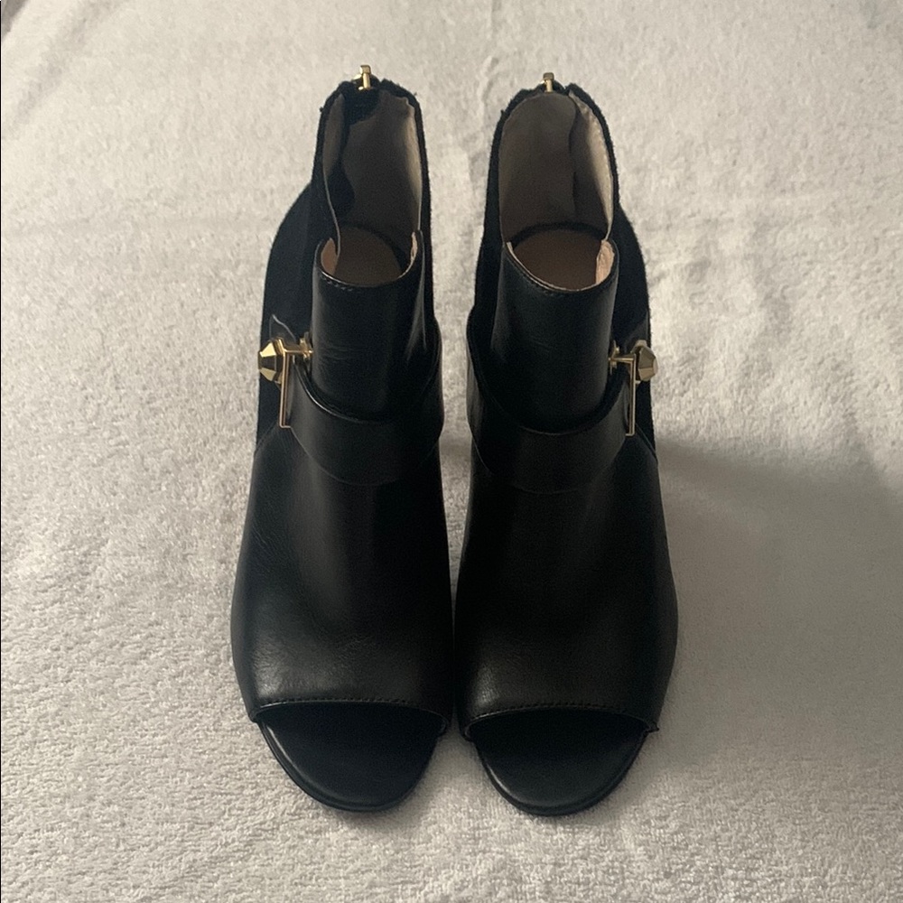 Louise et Cie Black Ankle Booties in Lo-Lander